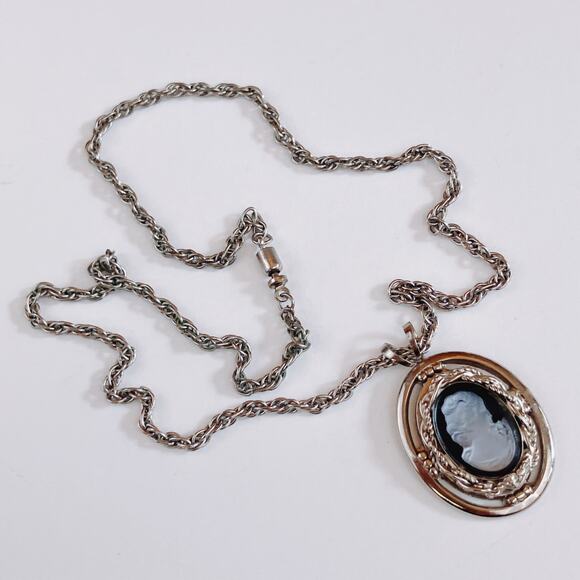 Mid Century Glass Cameo Pendant Necklace, VTG Silver Tone 70s Victorian Revival - Picture 6 of 13